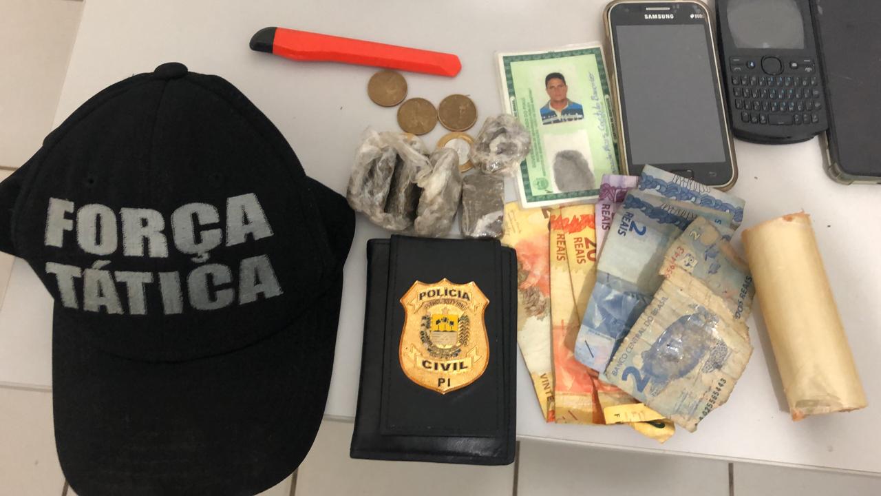 Suspeito de tráfico de drogas é preso após perseguição em Altos